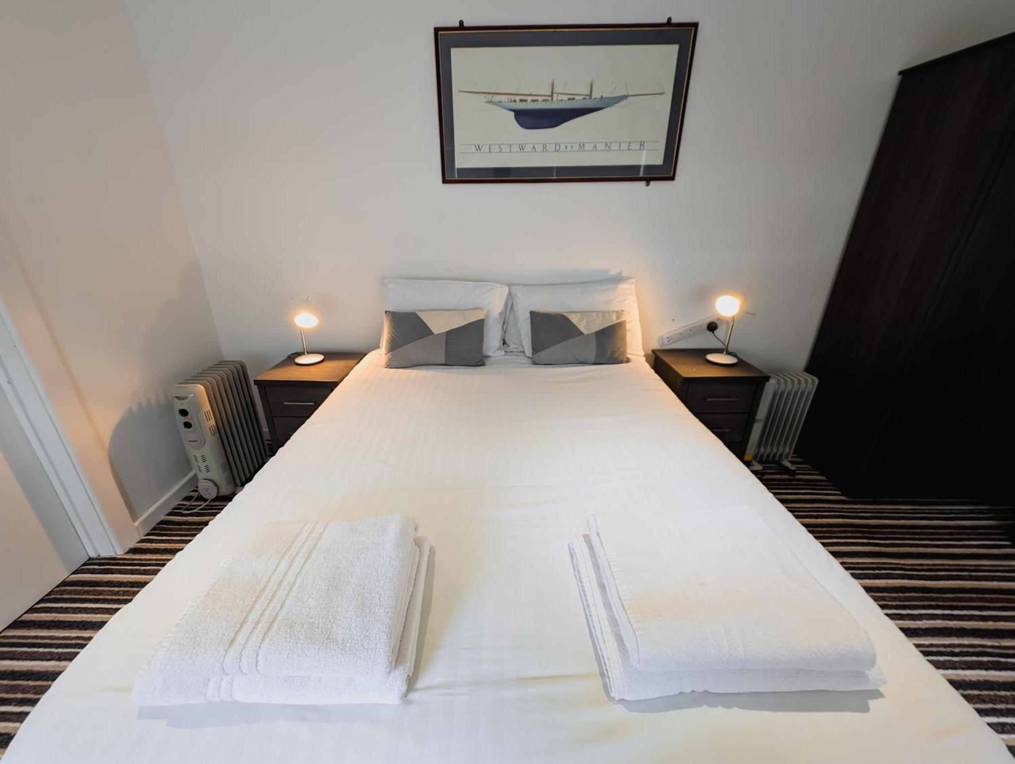 Bay & Harbour Holiday Apartments & Rooms Only Weston-super-Mare Exterior photo